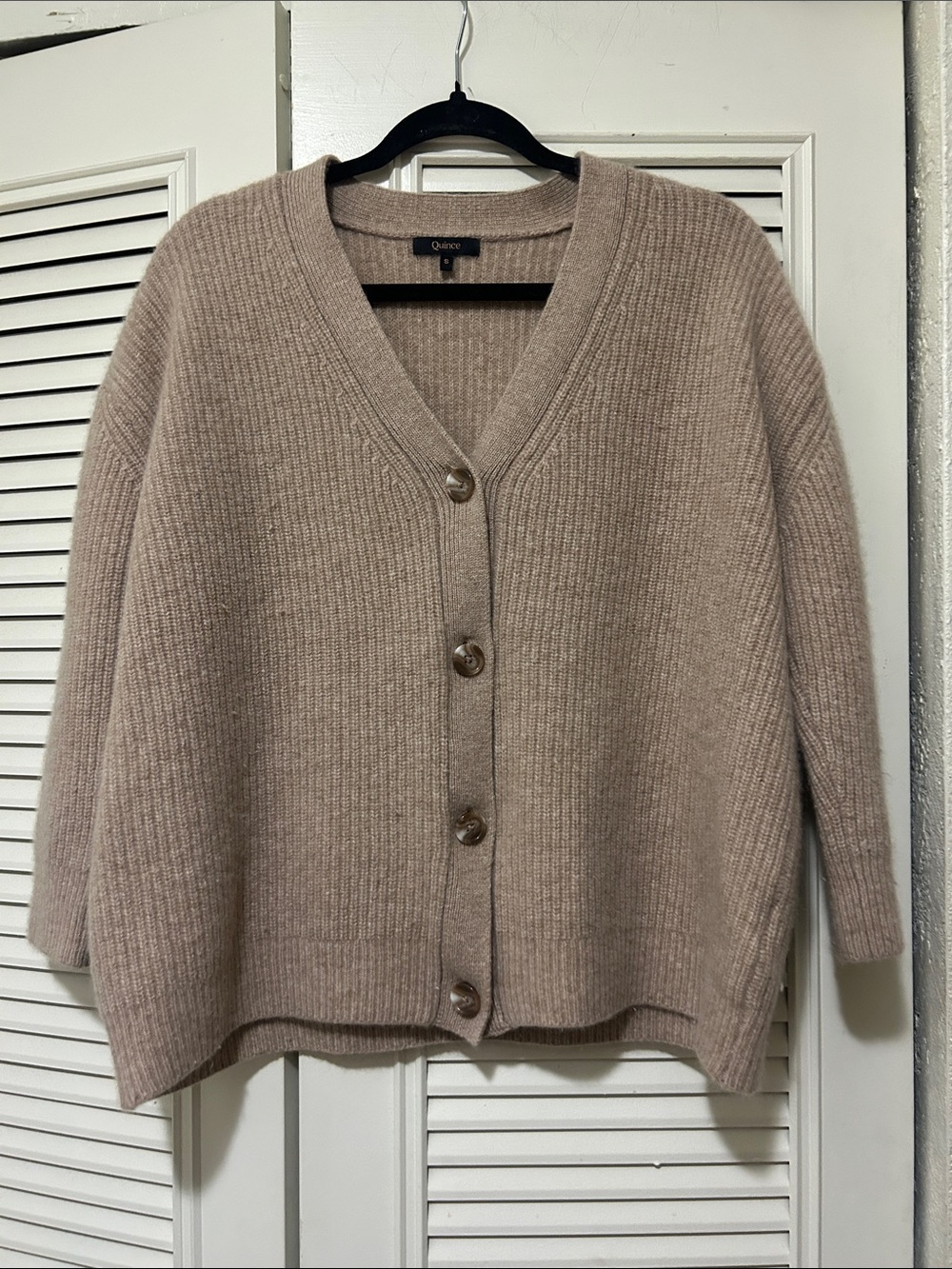Quince Beige 100% cashmere Ribbed V-Neck Button thick Cardigan SM ( oversized) - Picture 8 of 13